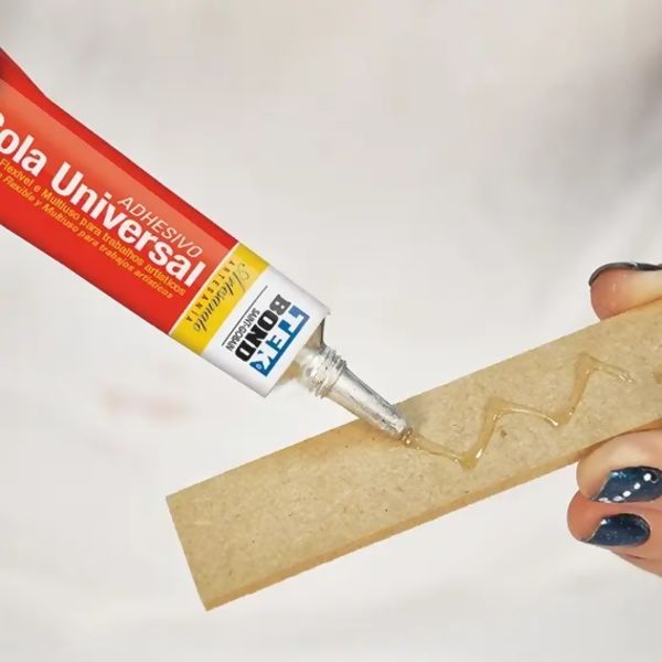 Cola_Universal_17g_delares1